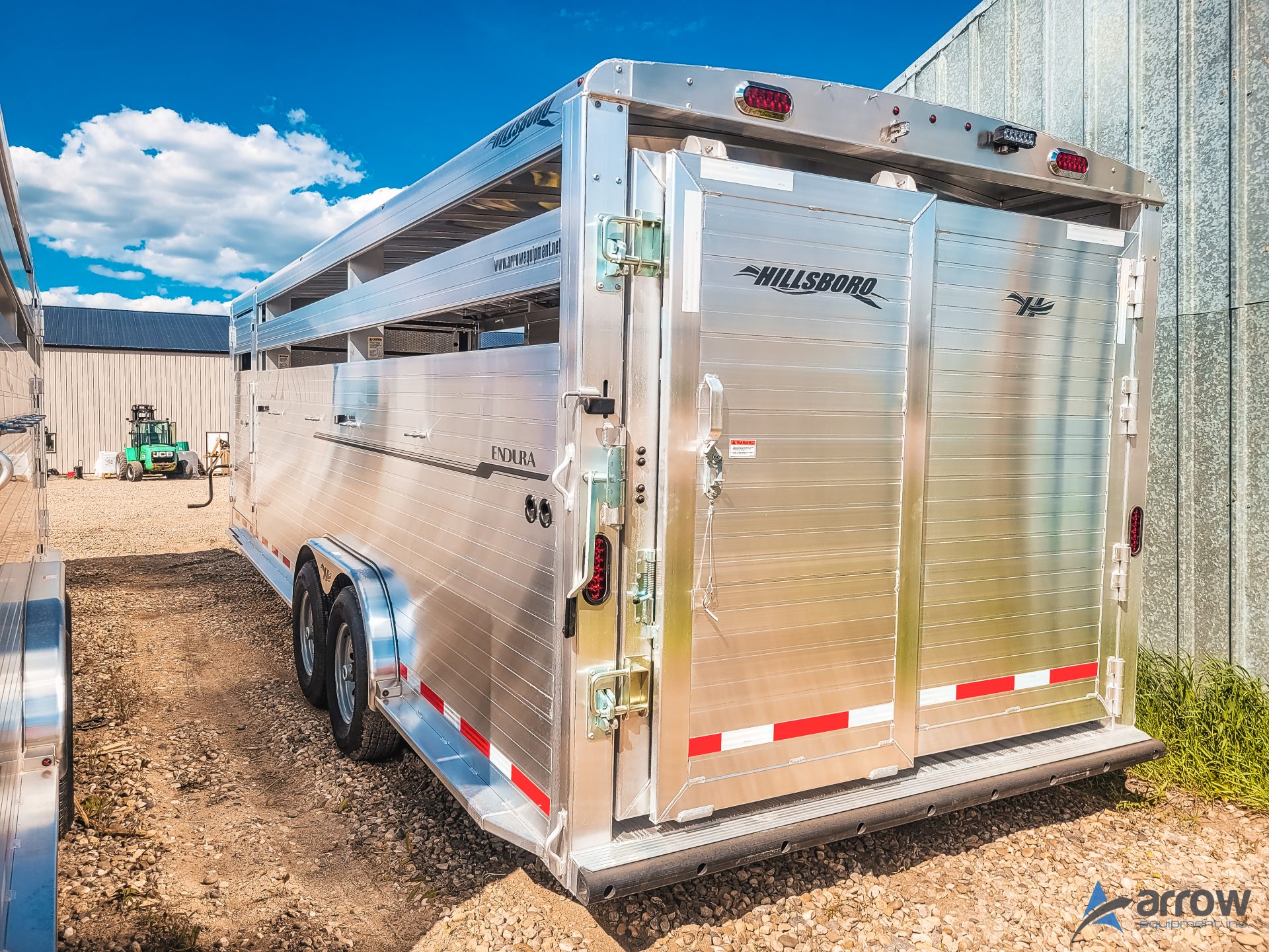 24′ x 7’5 x 6’8 Endura Livestock Trailer Gooseneck – Stock 1580