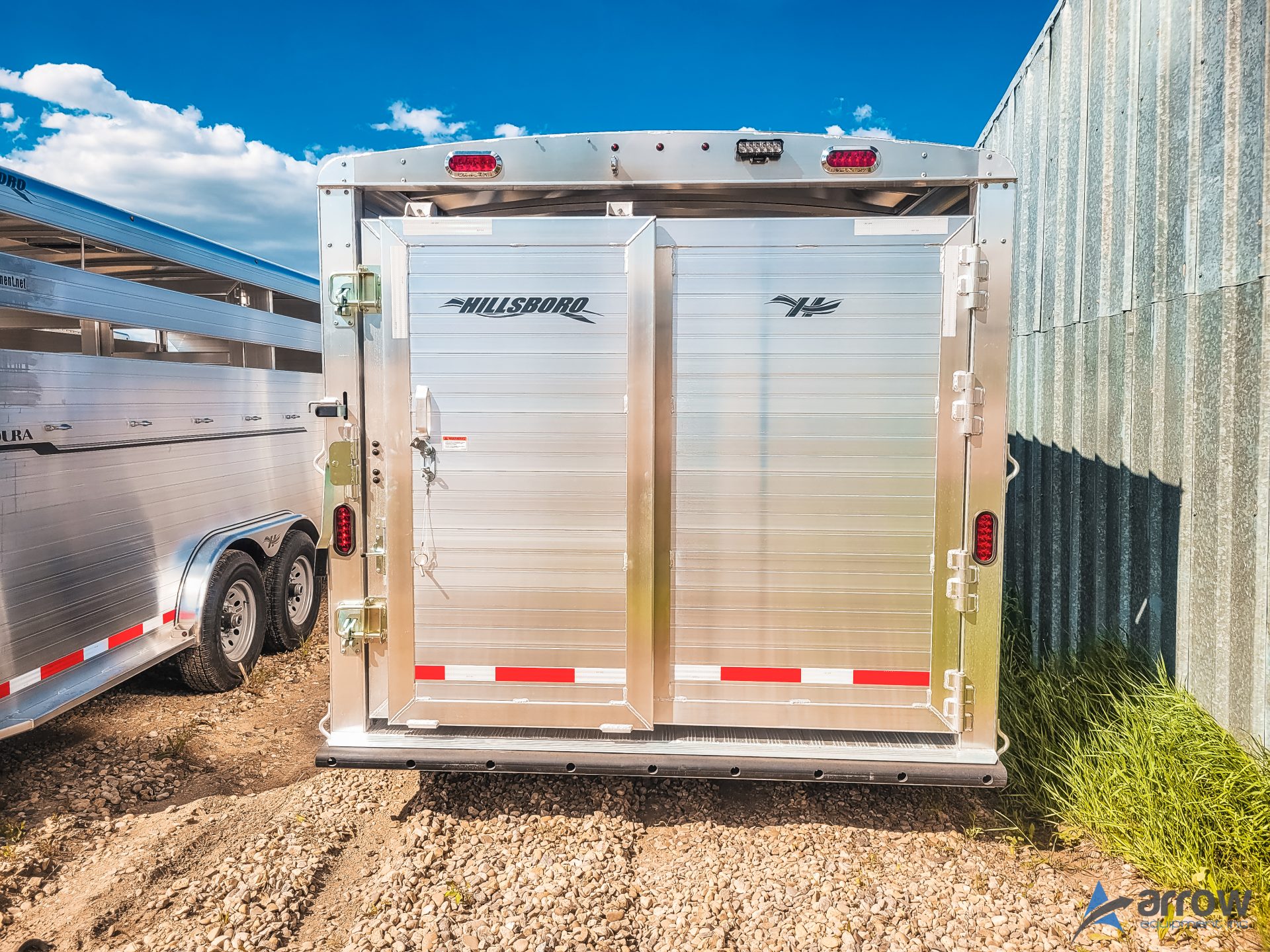24′ x 7’5 x 6’8 Endura Livestock Trailer Gooseneck – Stock 1580