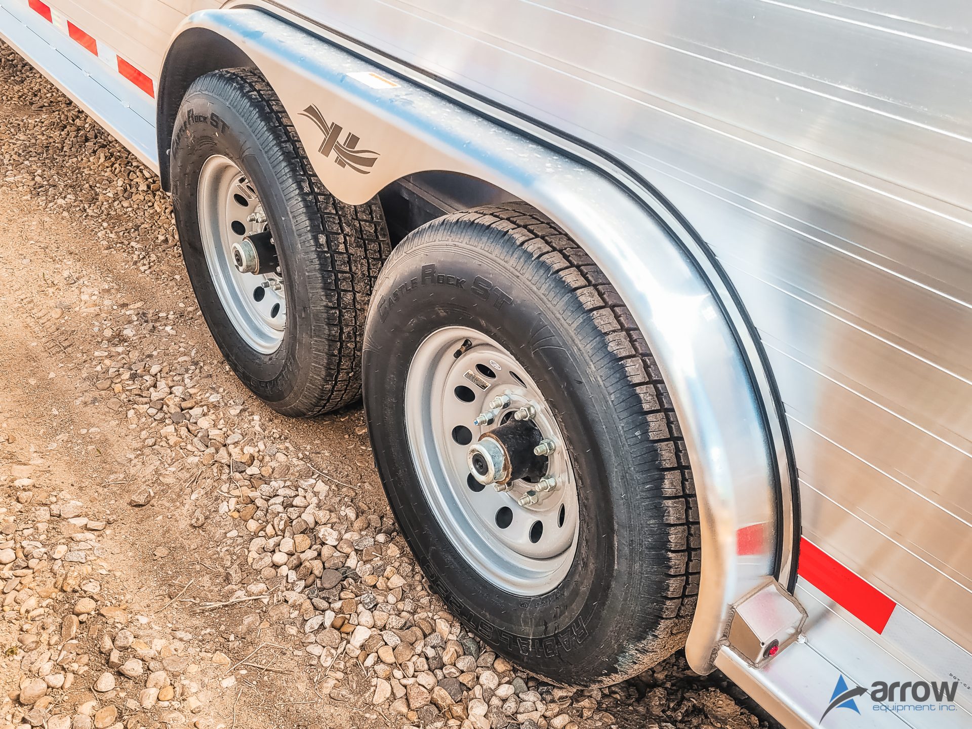 24′ x 7’5 x 6’8 Endura Livestock Trailer Gooseneck – Stock 1580