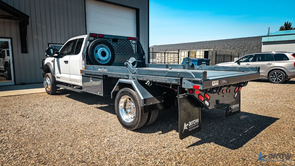 2025 Ford F550 Super Cab XLT Bale Deck Truck – STOCK 1300