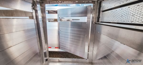 30′ x 7’5 x 6’8 Endura Livestock Trailer Gooseneck – Stock 2891