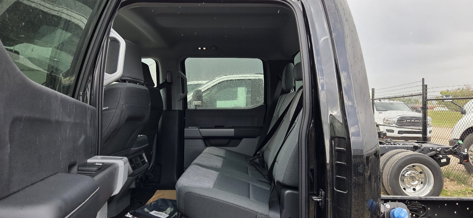 2025 Ford F550 Crew Cab XLT Black – Service Body Ready – STOCK 1312