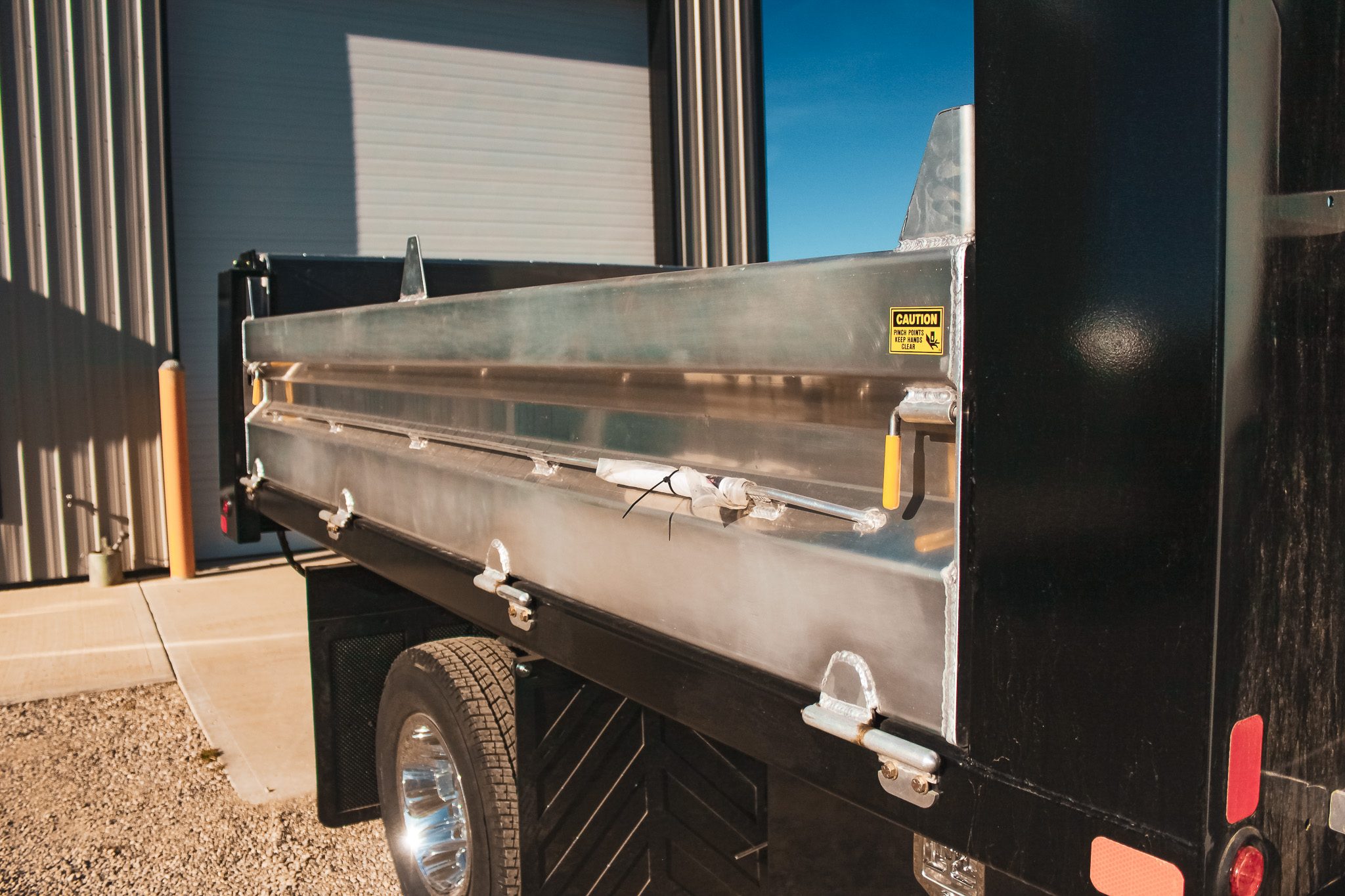 Hybrid Unibody Dump Body