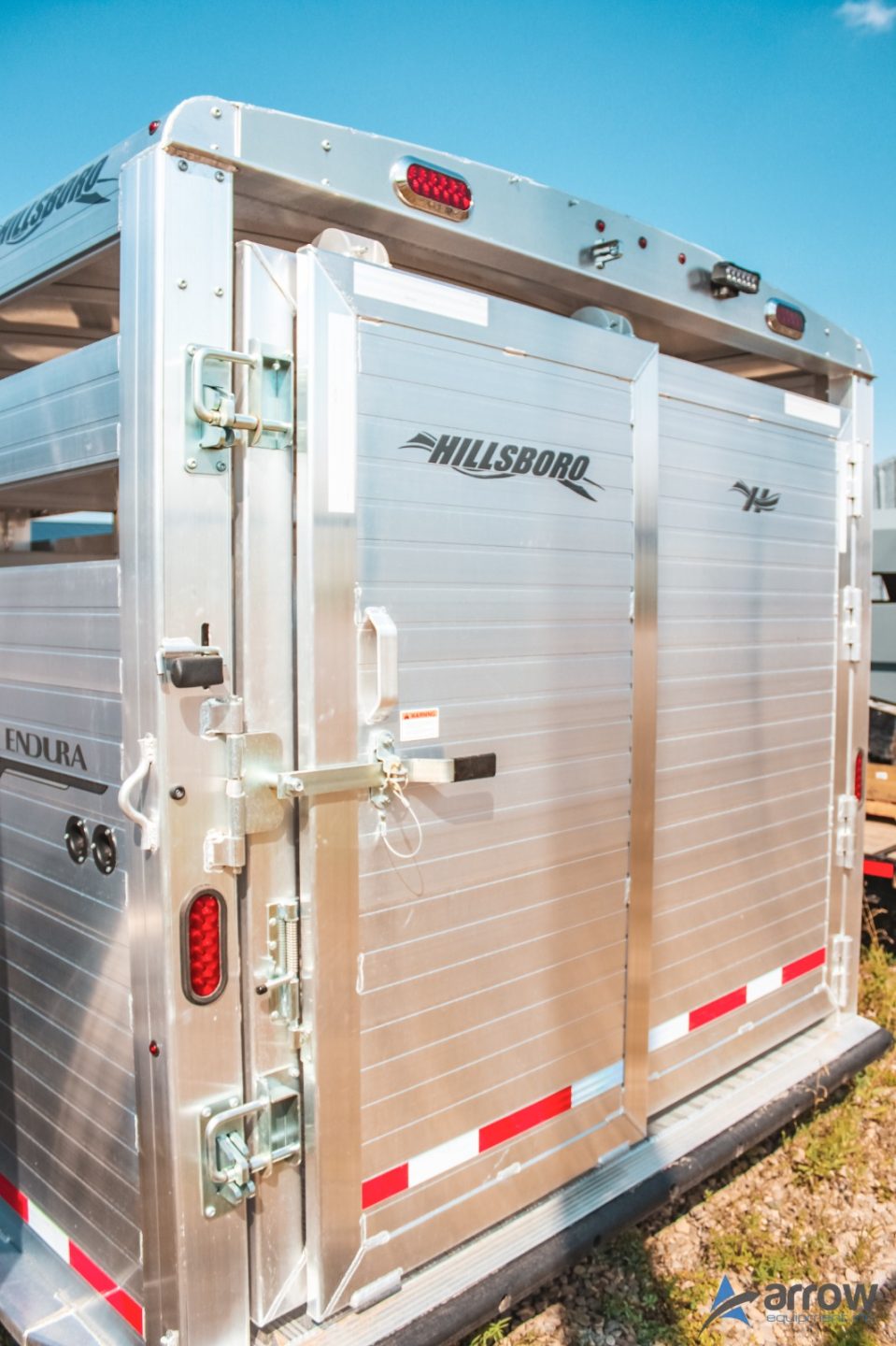 24′ x 7’5 x 6’8 Endura Livestock Trailer Gooseneck – Stock 1581