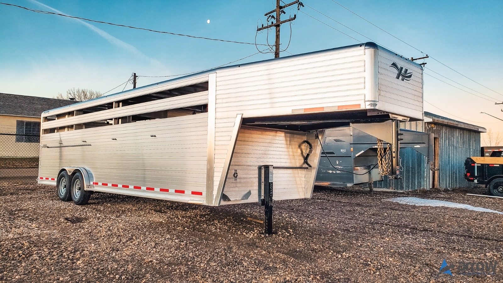 26′ x 7’5 x 7’4 Endura Livestock Trailer Gooseneck – Stock 1583
