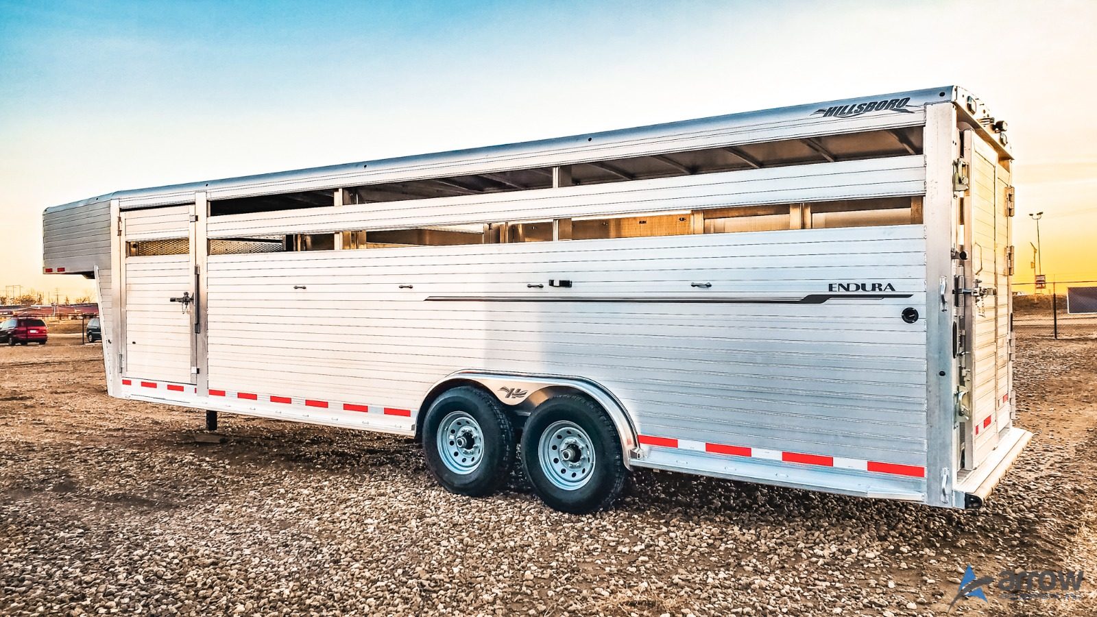 26′ x 7’5 x 7’4 Endura Livestock Trailer Gooseneck – Stock 1583