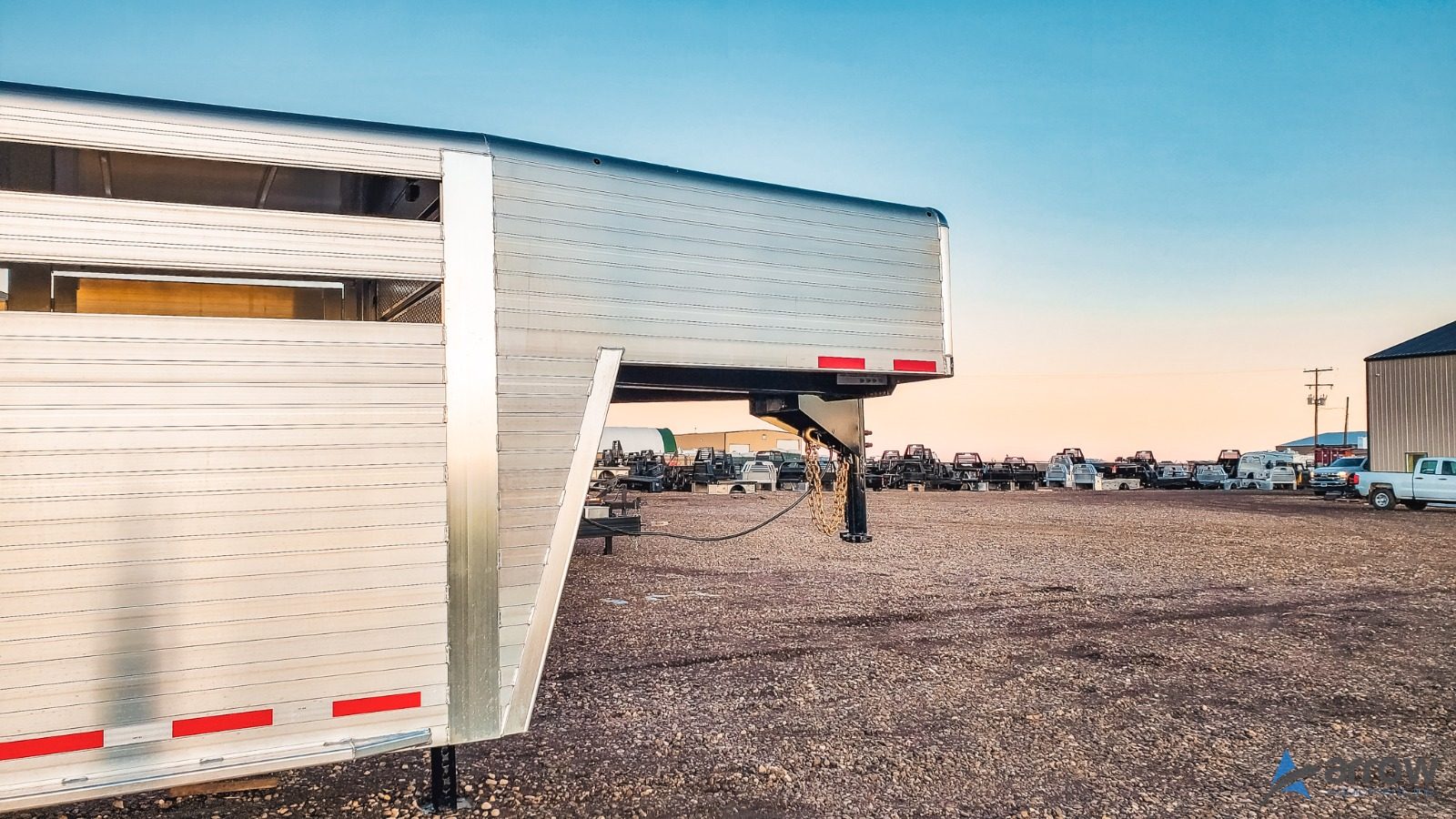 26′ x 7’5 x 7’4 Endura Livestock Trailer Gooseneck – Stock 1583