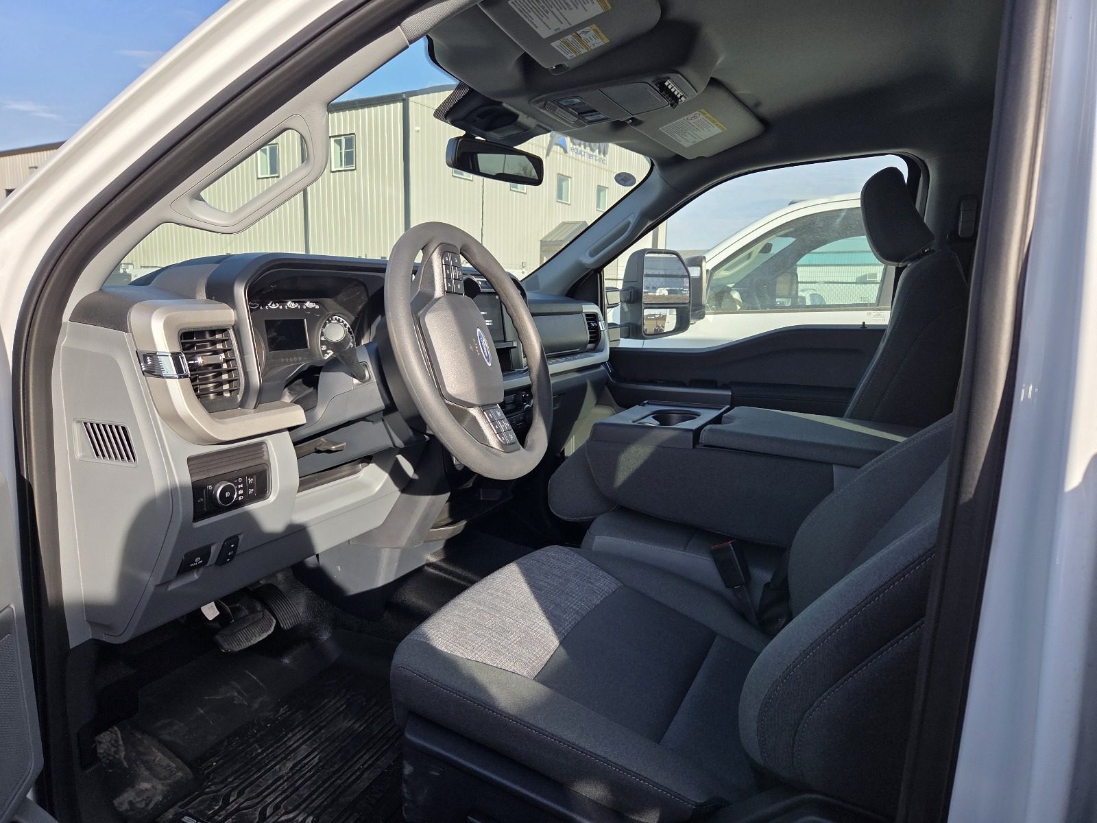 2025 Ford F550 Crew Cab XLT – Service Body Ready – STOCK 1322