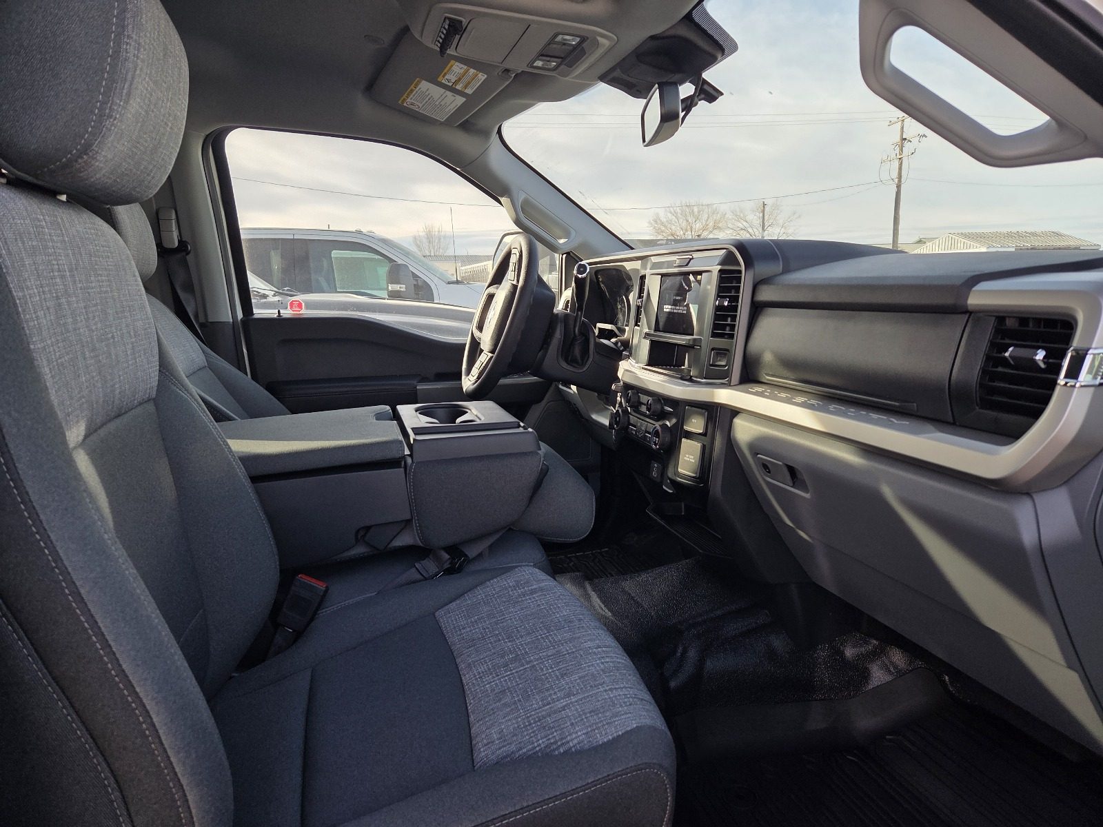 2025 Ford F550 Crew Cab XLT – Service Body Ready – STOCK 1322