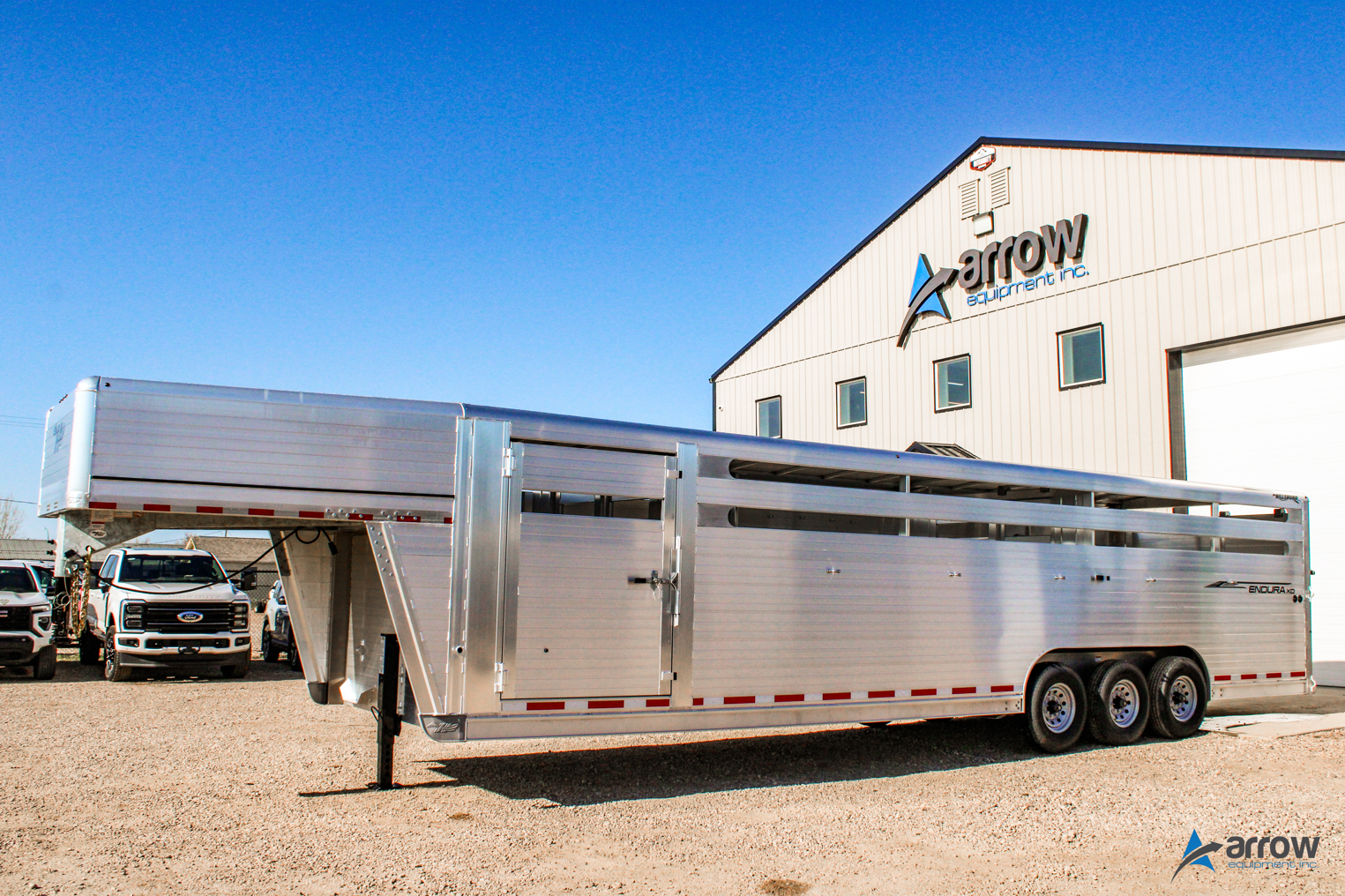 32′ x 8’2 x 6’8 Endura XD Livestock Trailer Gooseneck – Stock 1587