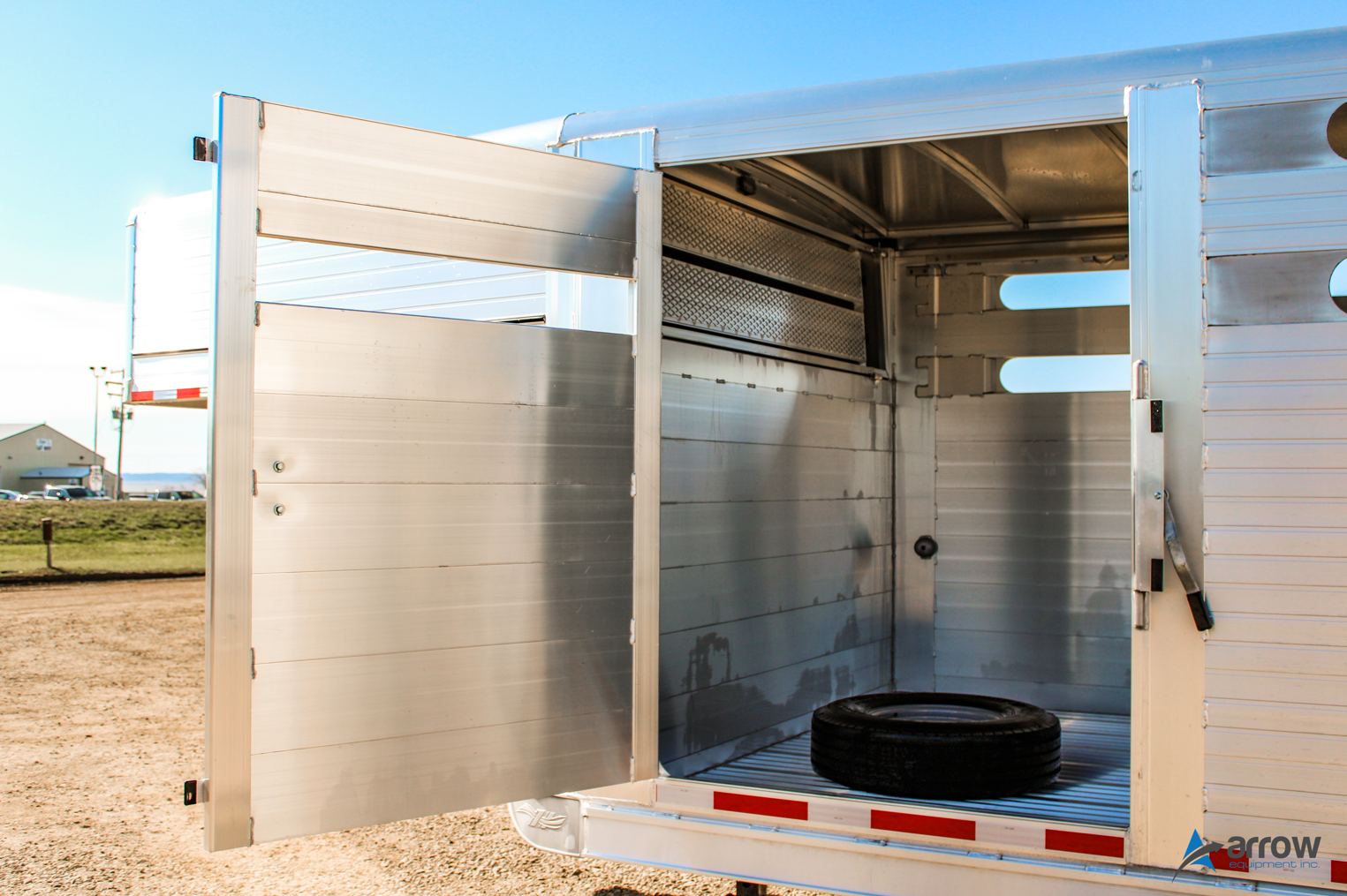 32′ x 8’2 x 6’8 Endura XD Livestock Trailer Gooseneck – Stock 1587
